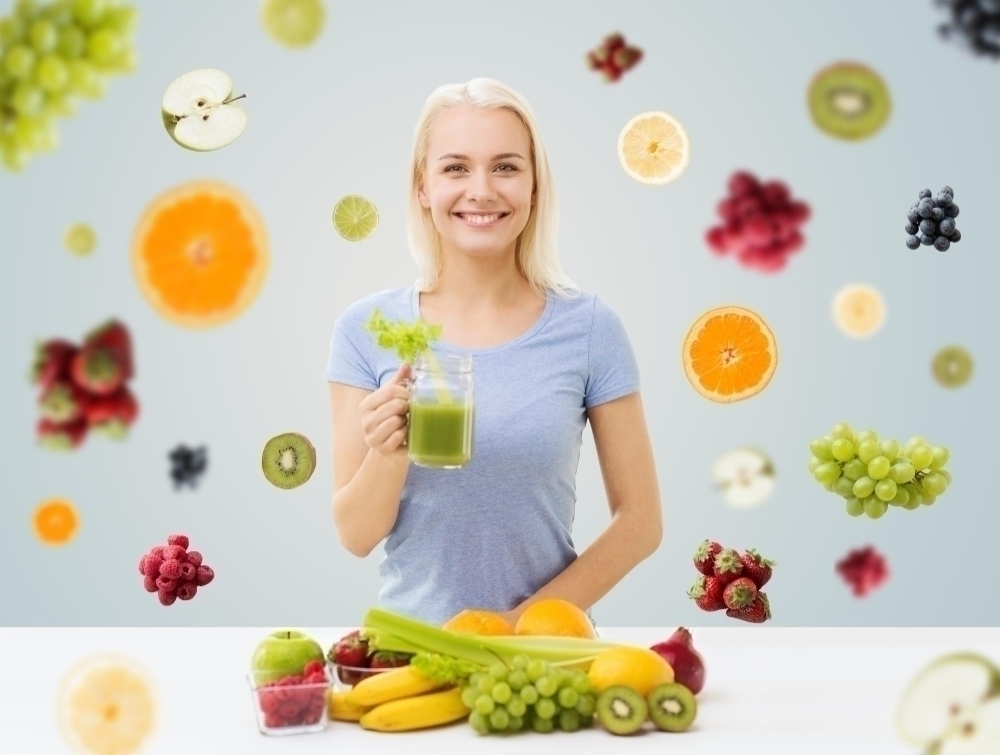 tjej som dricker antioxidanter