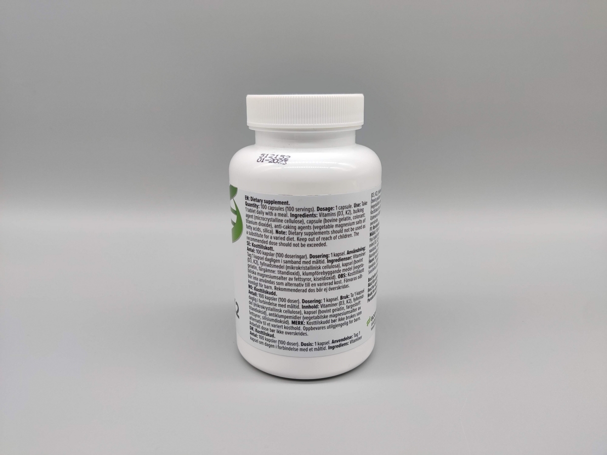 Baksidan på burken med innehåll och dosering för Body Science Vitamin D3+K2