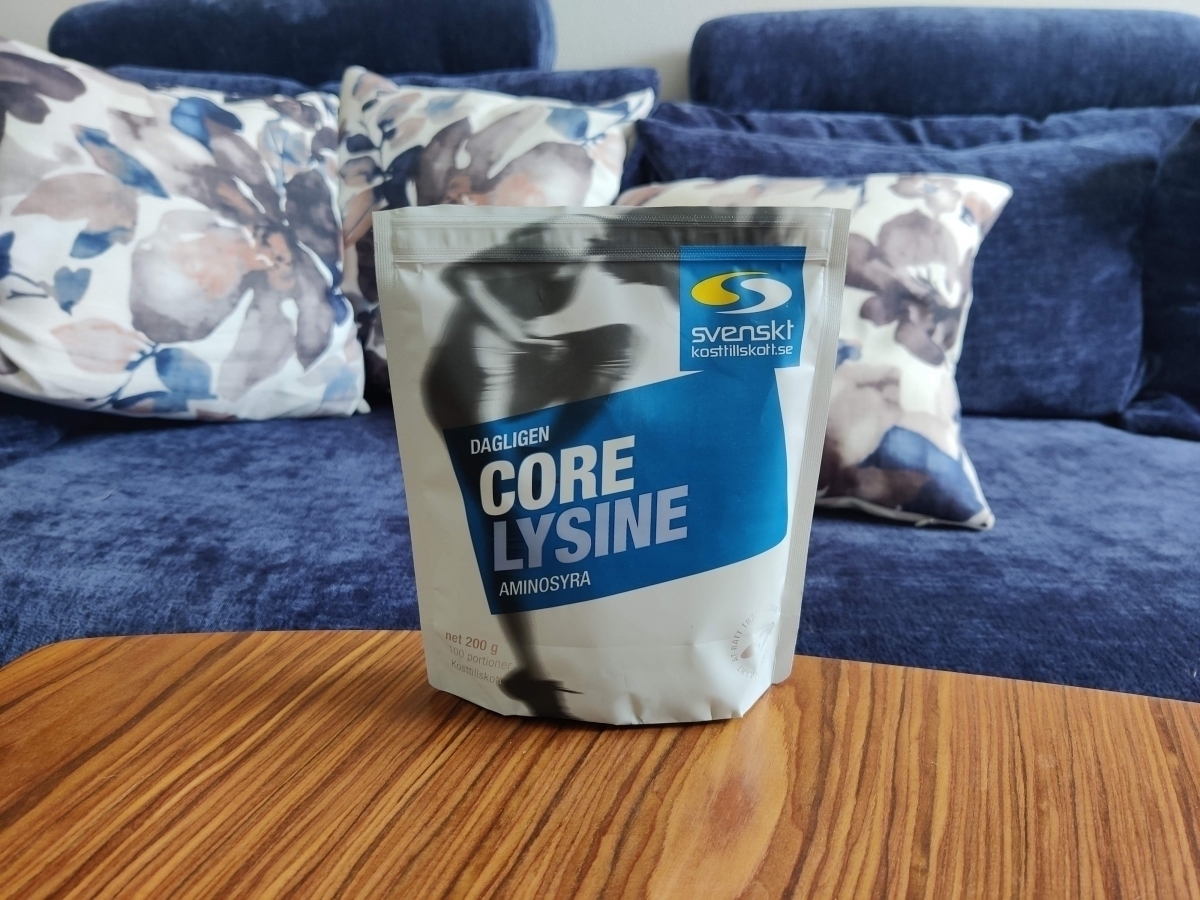 Core Lysine‑påse på vårt soffbord hemma, foto taget av oss under testet