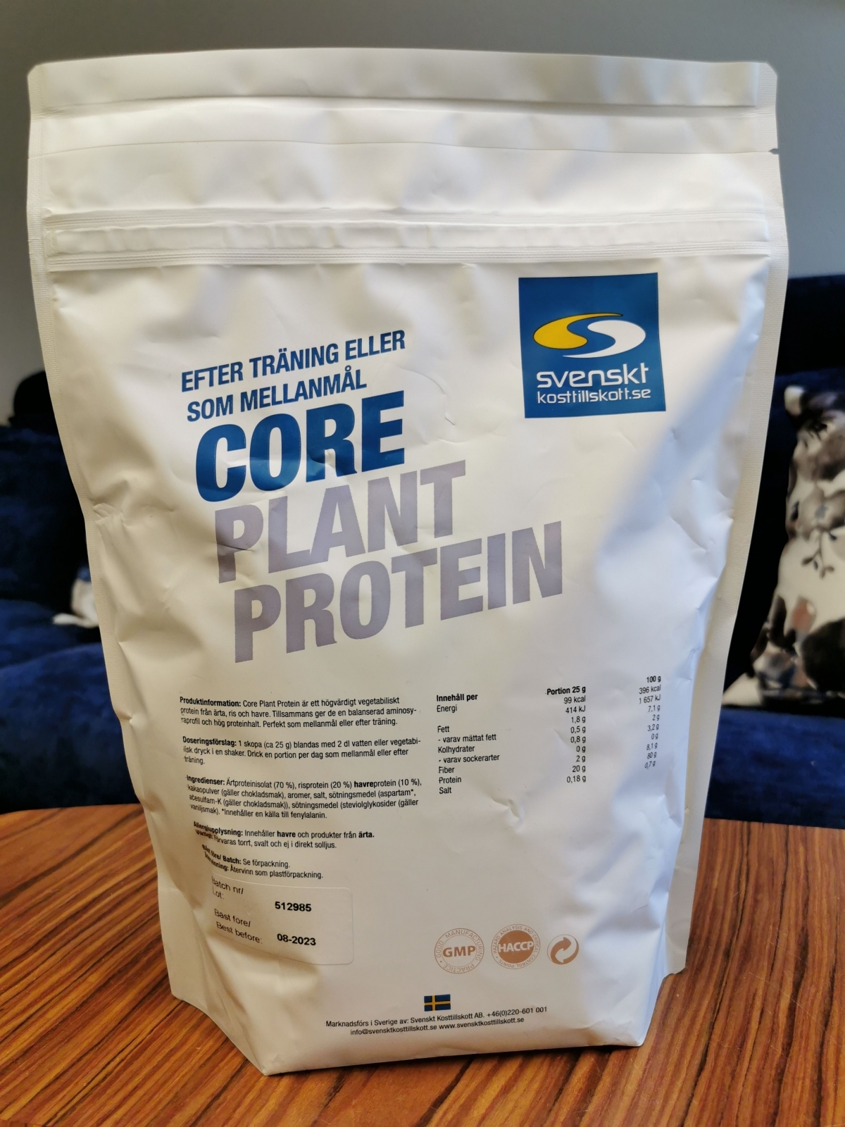 Core Plant Protein baksida med näringsinfo fotad under vårt test