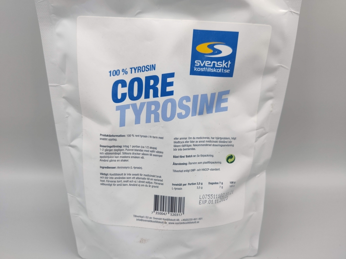 Core Tyrosine baksida med innehåll och dosering, egen bild