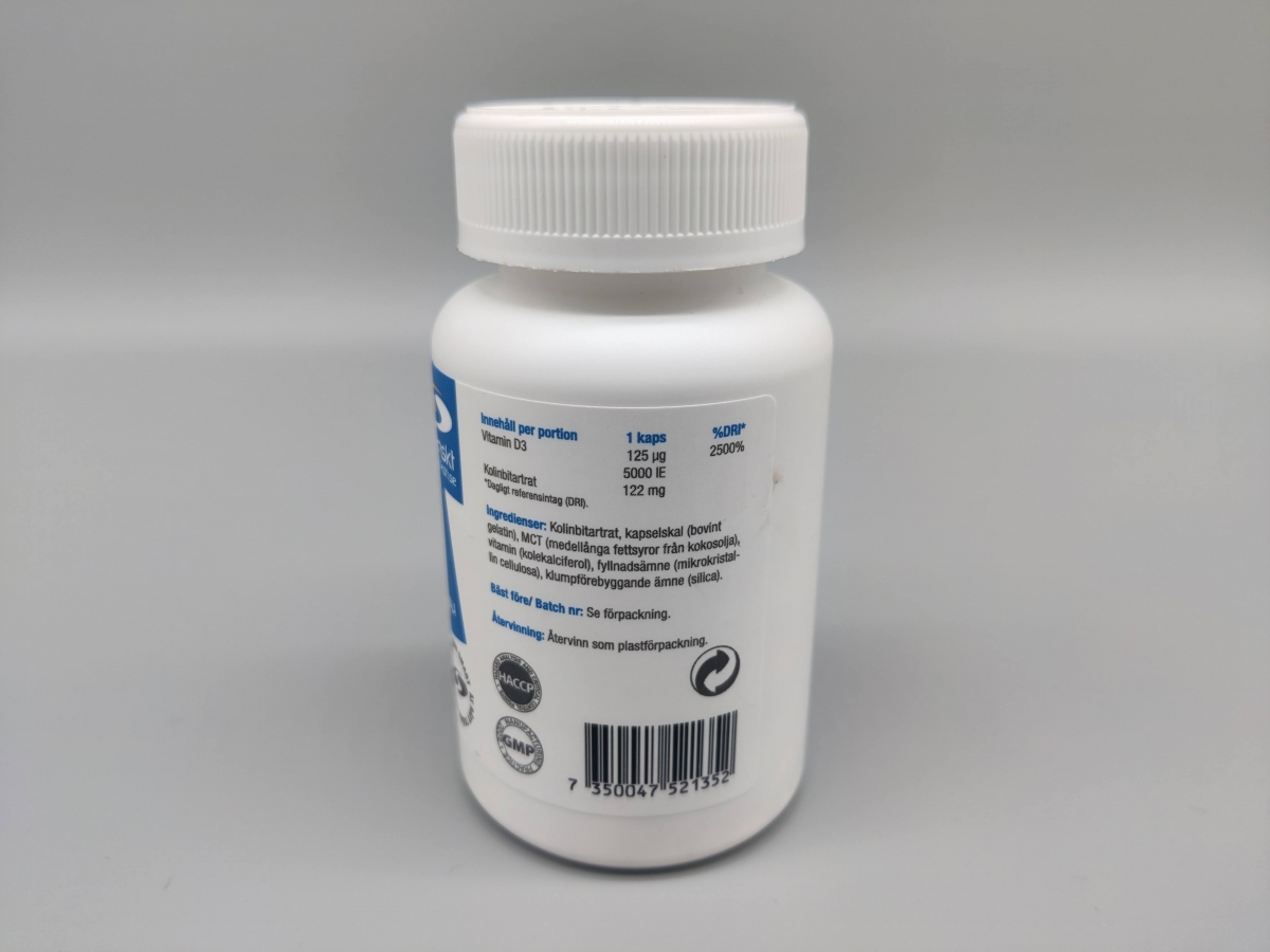 Innehållsdeklaration och ingredienser på baksidan av Core Vitamin D3, fotad av oss