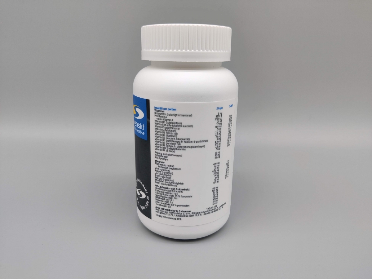 Baksidan av Core Vitamins Man med detaljerad innehållstabell, vårt foto
