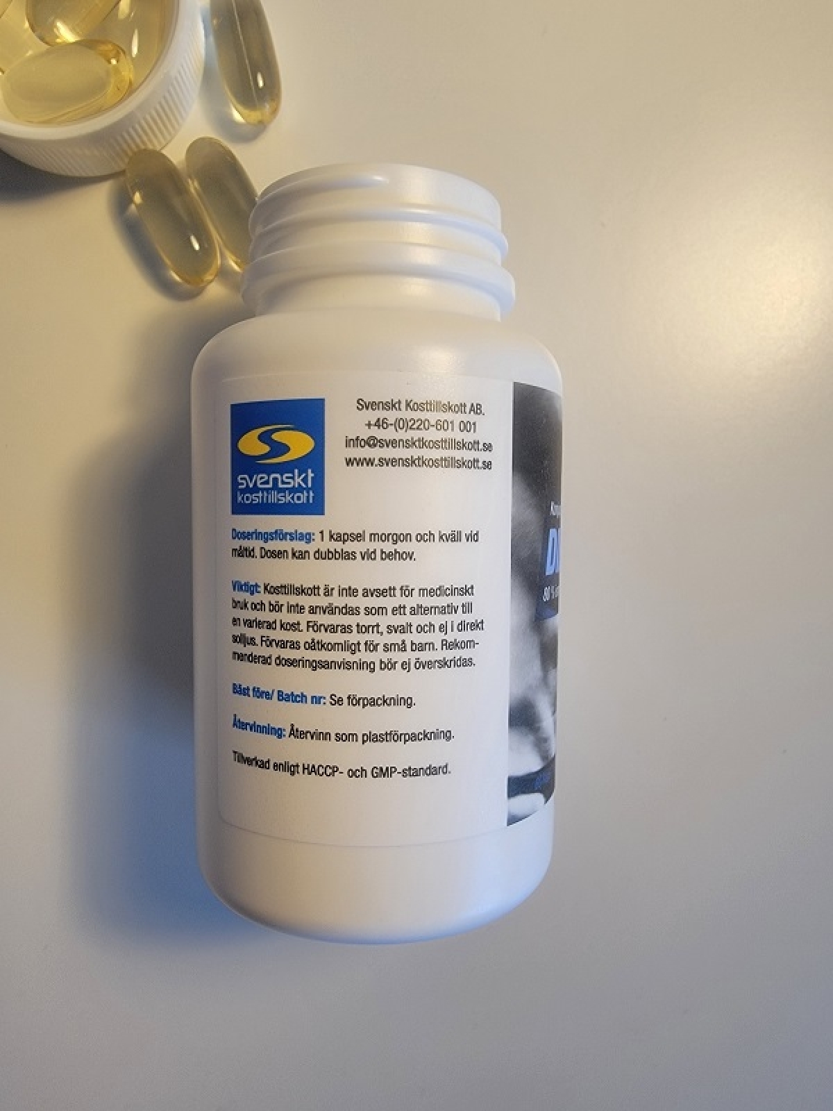 Diet CLAs baksida med svensk dosering och tillverkarinfo, egen testbild