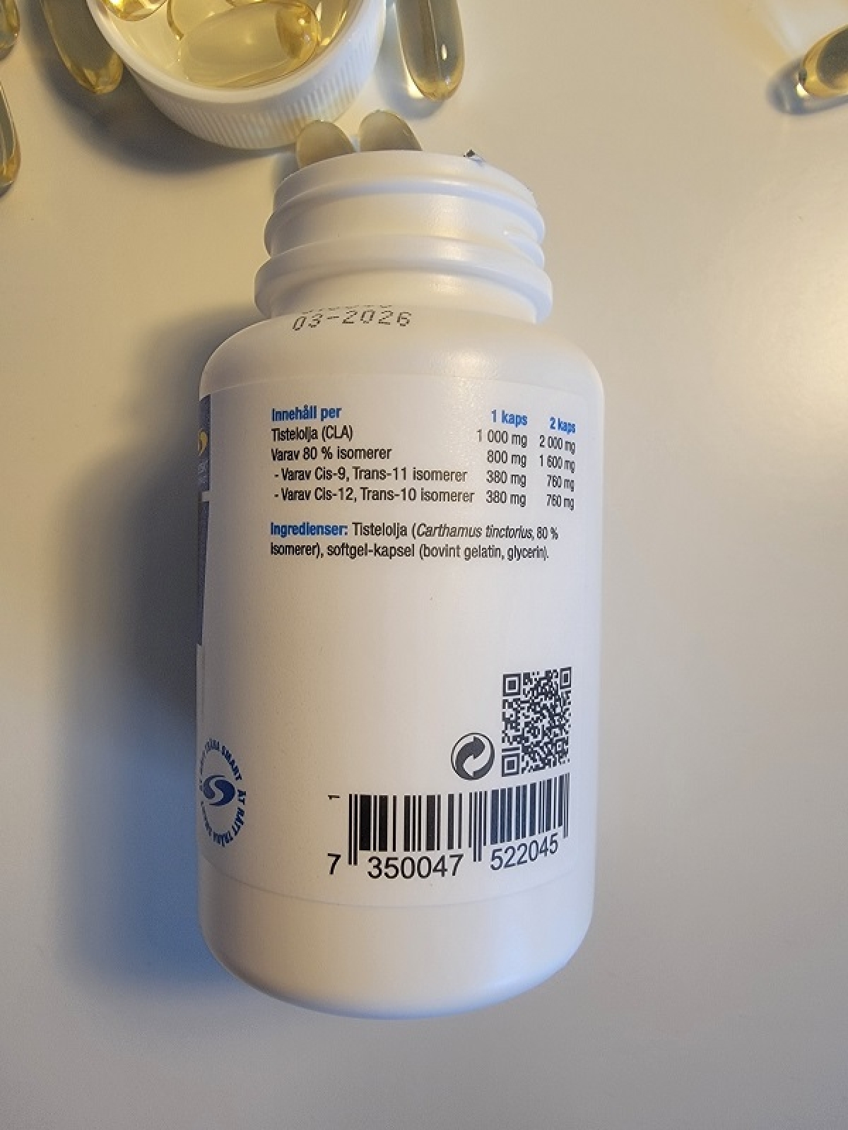 Närbild av Diet CLA-etiketten med 80 procent isomerer och QR-kod