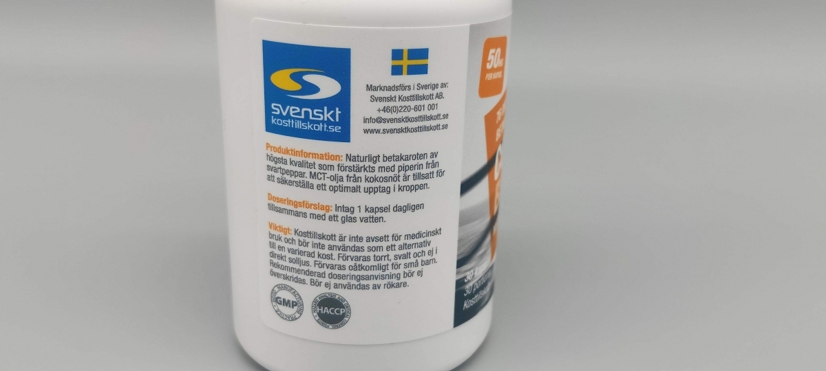 Baksida etikett Core Betakaroten med produktinfo och dosering, foto av oss