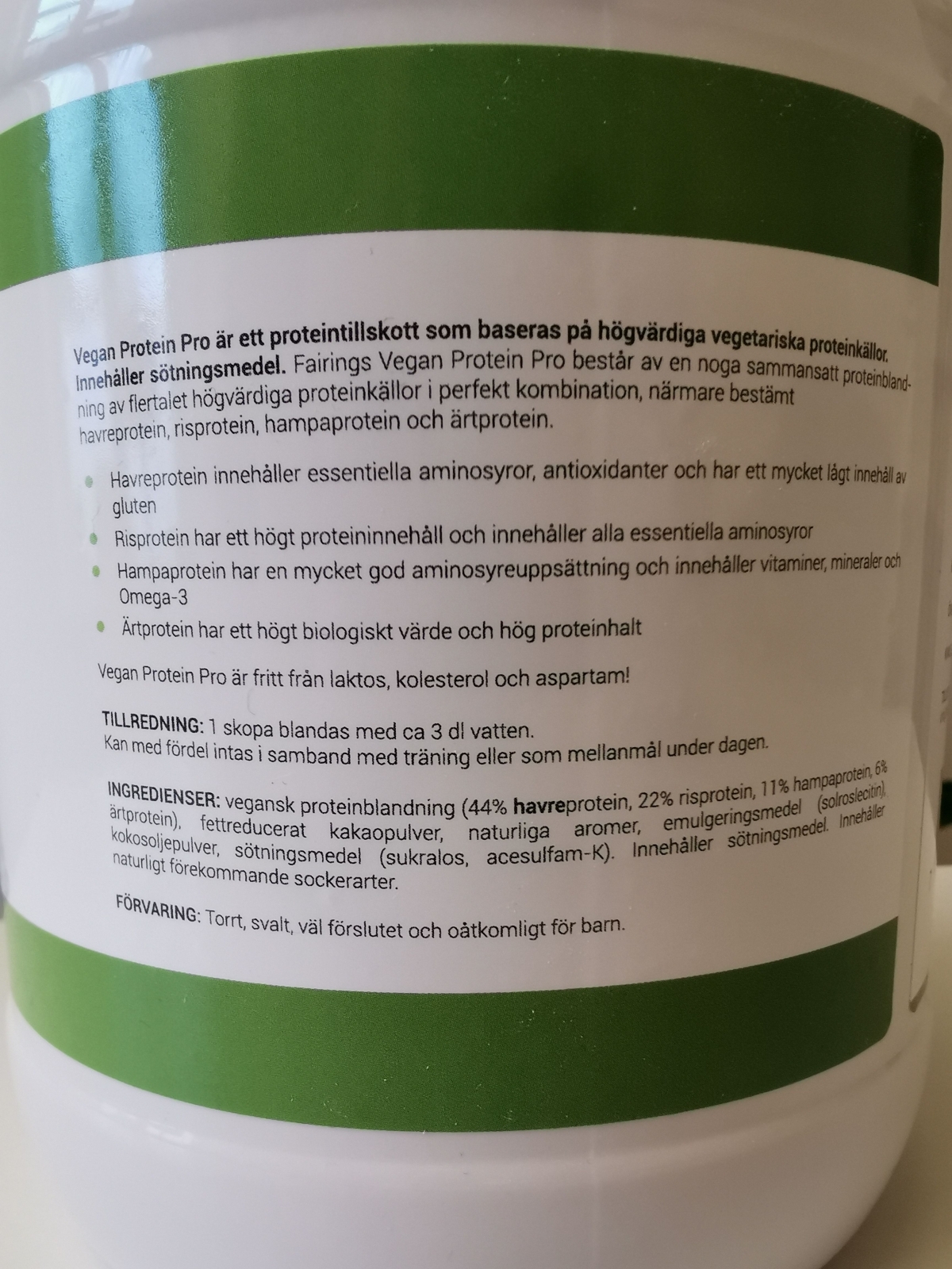 Ingredienslista där havre ris hampa och ärta framgår