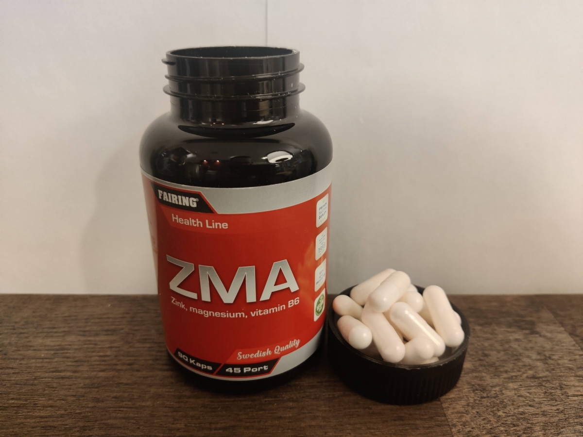 Fairing ZMA i närbild med kapslar intill burken, taget av oss