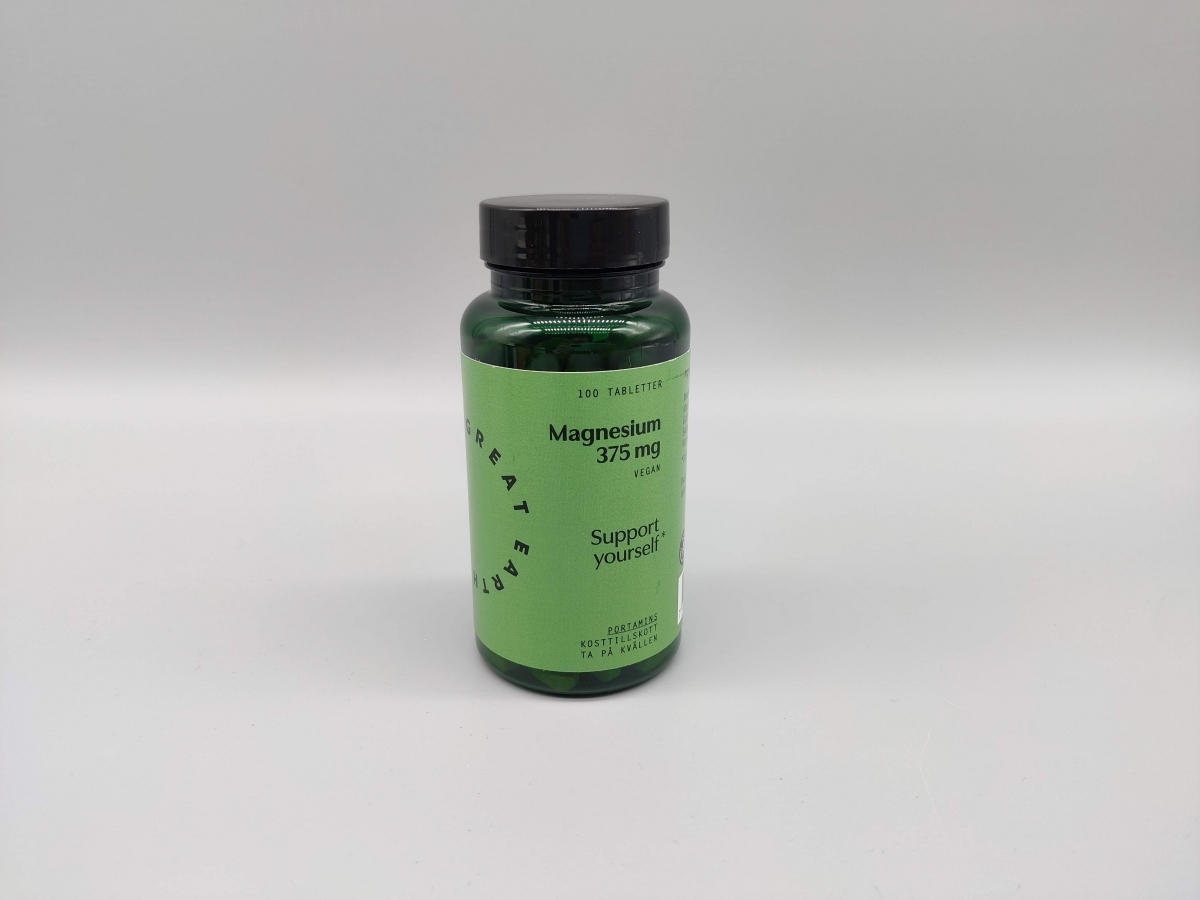 Great Earth Magnesium 375 mg framsida mot neutral bakgrund, fotograferad av oss