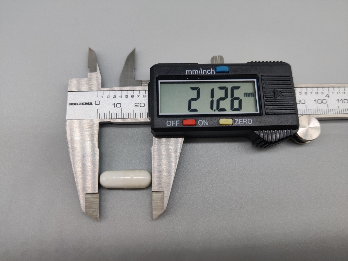 Mätning av Biotin 500-kapsel med digitalt skjutmått 21,26 mm, vårt foto