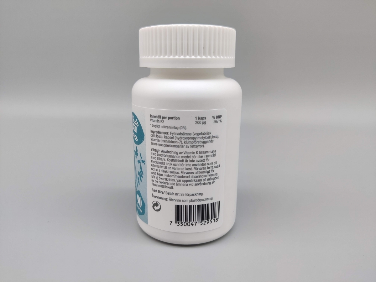 Healthwell Vitamin K2 baksida med innehåll och dosering tydligt utskrivet