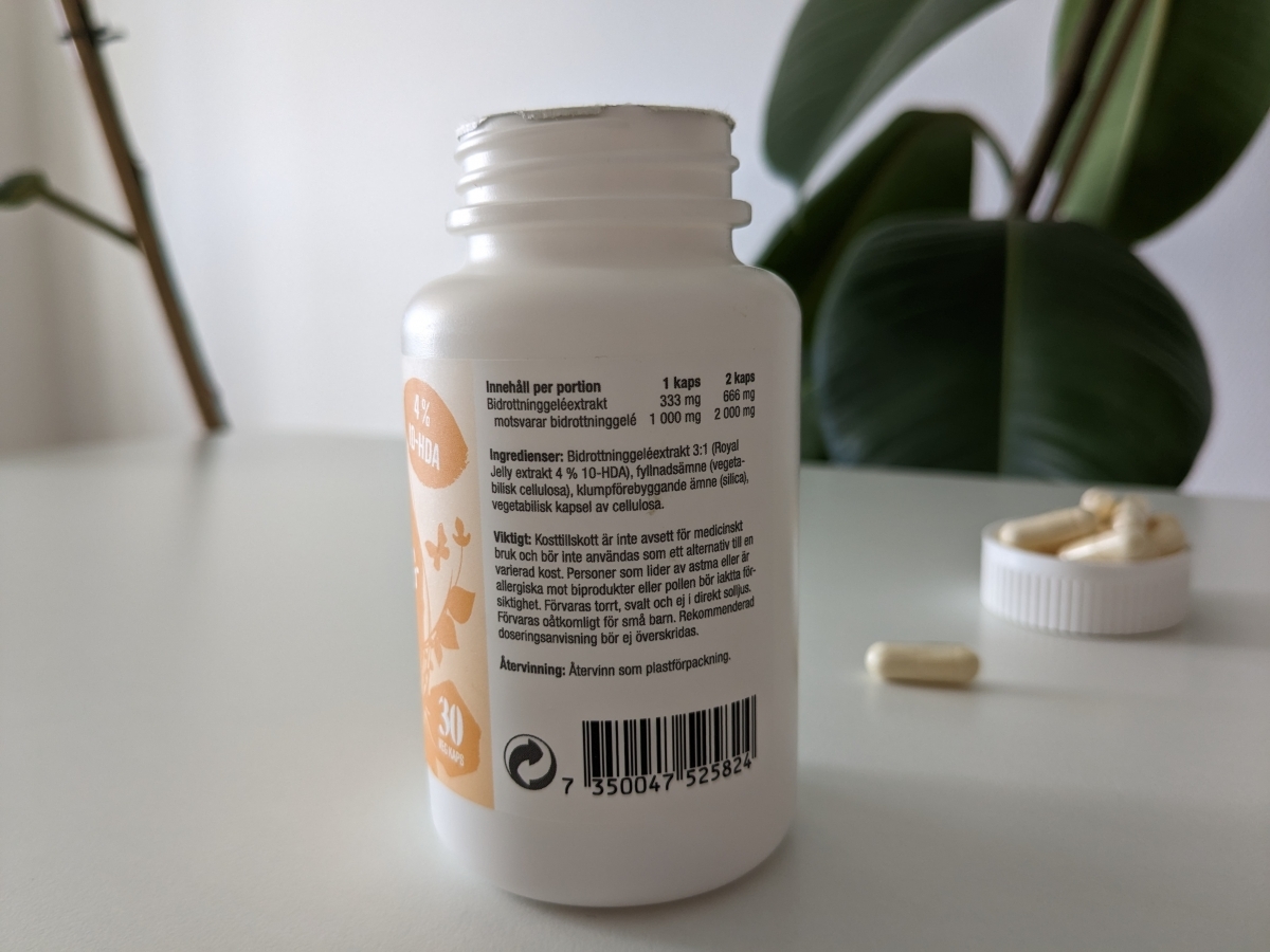 Närbild av innehållsetiketten tagen av oss där 3 1 extrakt och 4 procent 10 HDA framgår