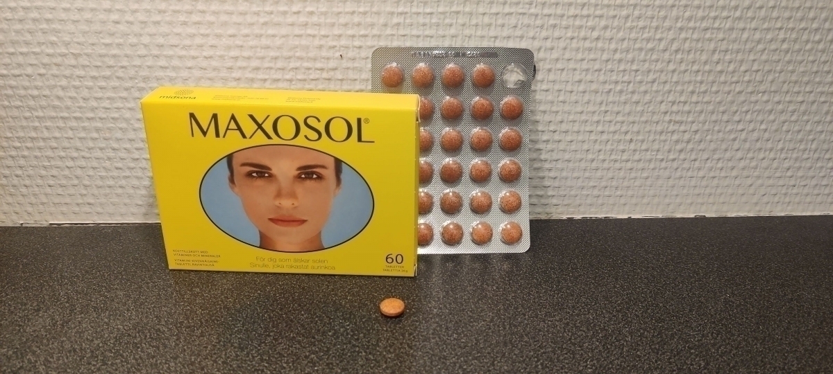 Maxosol-förpackning med blister och en tablett, foto taget av oss under testet