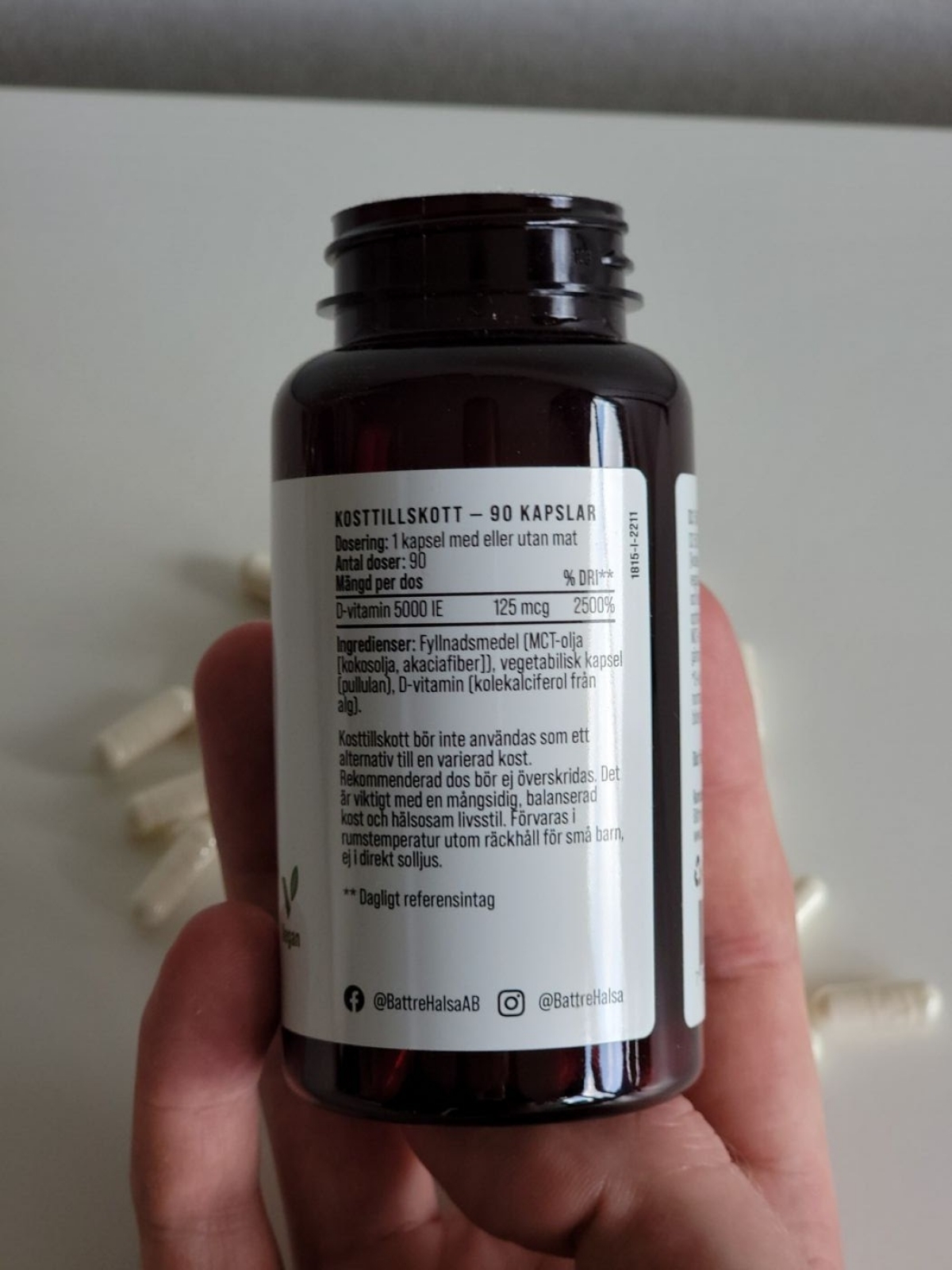 Dosering och ingredienser på Närokällan D3 5000 Vegan, 90 kapslar, bild tagen under vårt test