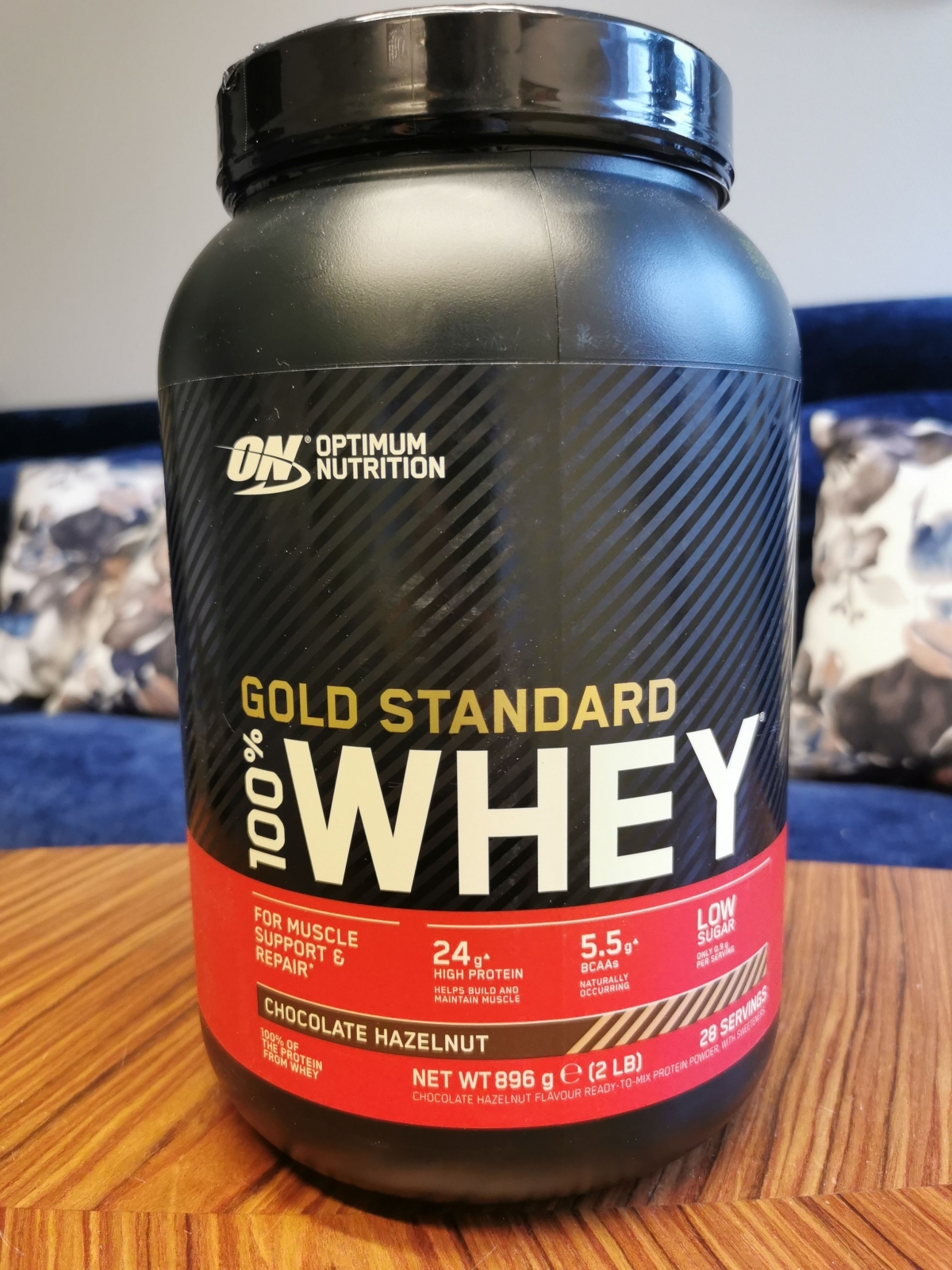 Vårt foto av ON 100% Whey Gold Standard Chocolate Hazelnut med 24 g protein och 5,5 g BCAA
