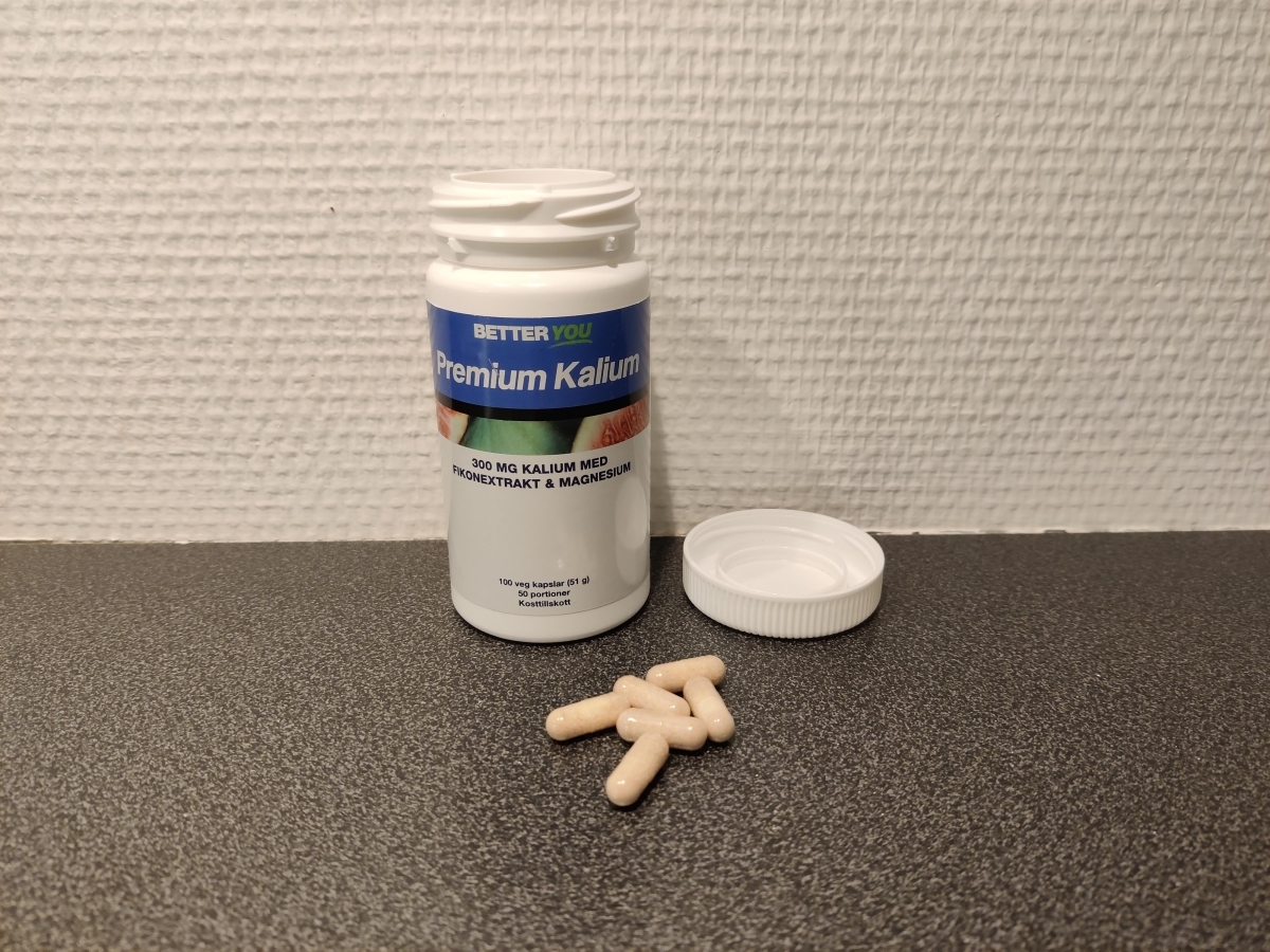 Öppen burk med Better You Premium Kalium tagen av oss under testet