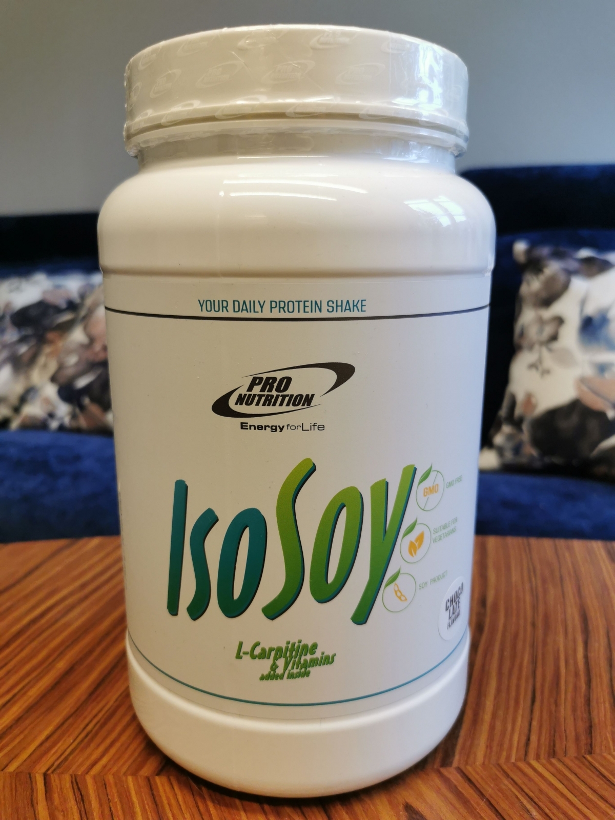 Pro Nutrition ISO Soy burk framsida på bord, tagen av oss under testet