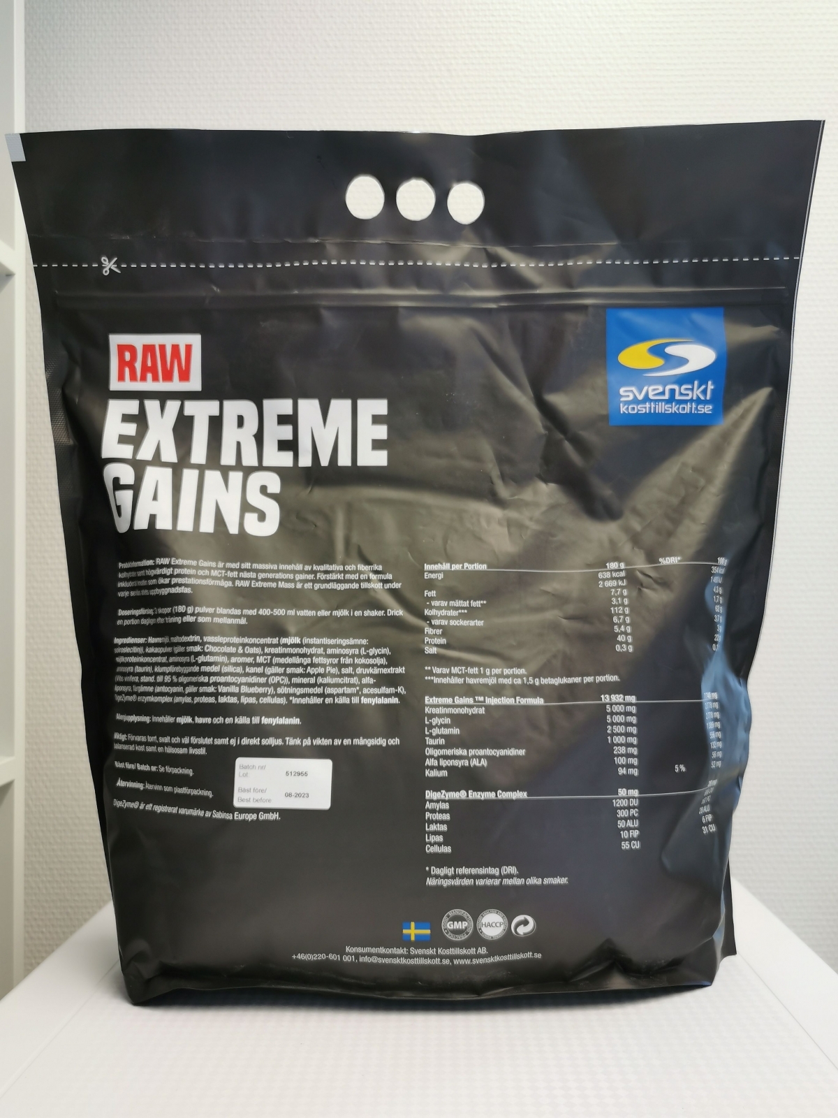 RAW Extreme Gains baksida med näringsinfo och tydliga doser, foto av oss