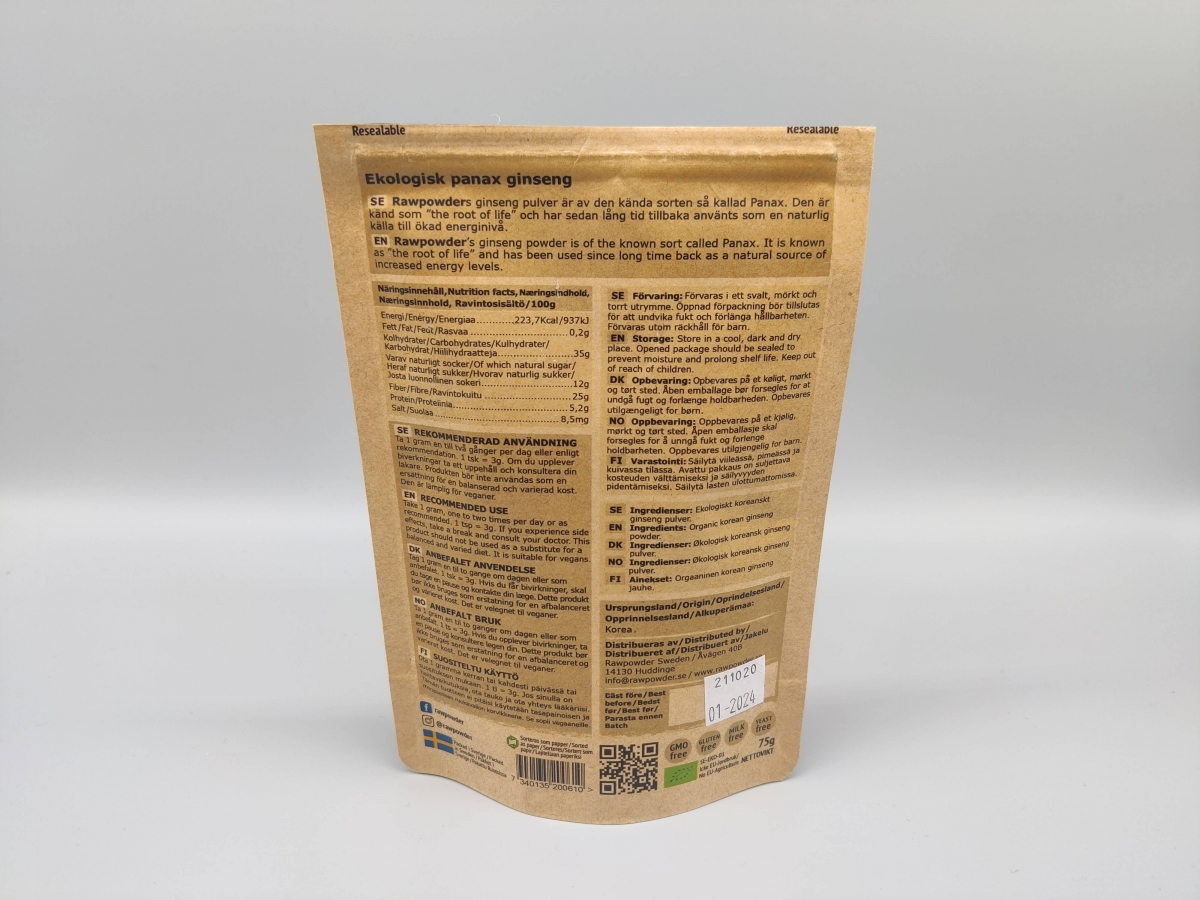 Baksida med ingredienser och dosering på Rawpowder Ginseng Panax, tagen av oss