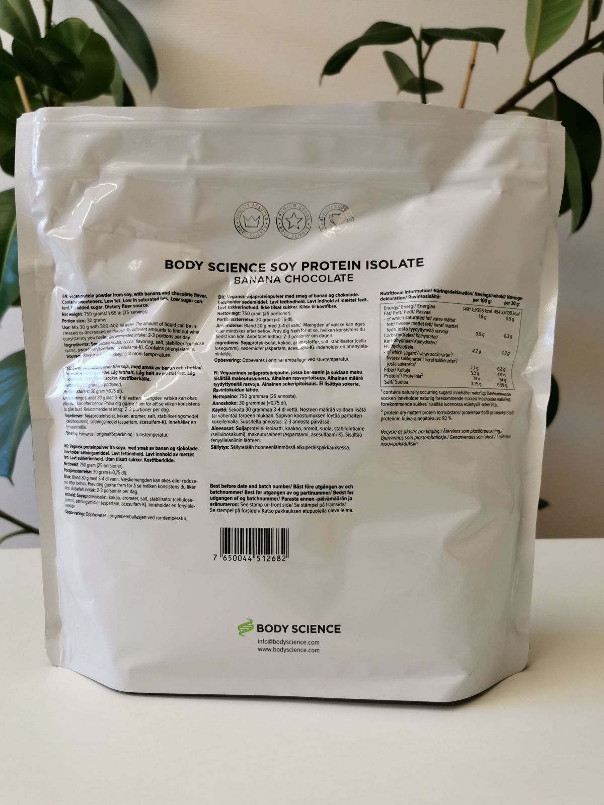 Baksida med näringsdeklaration på Body Science Soy Isolate, foto från vårt test