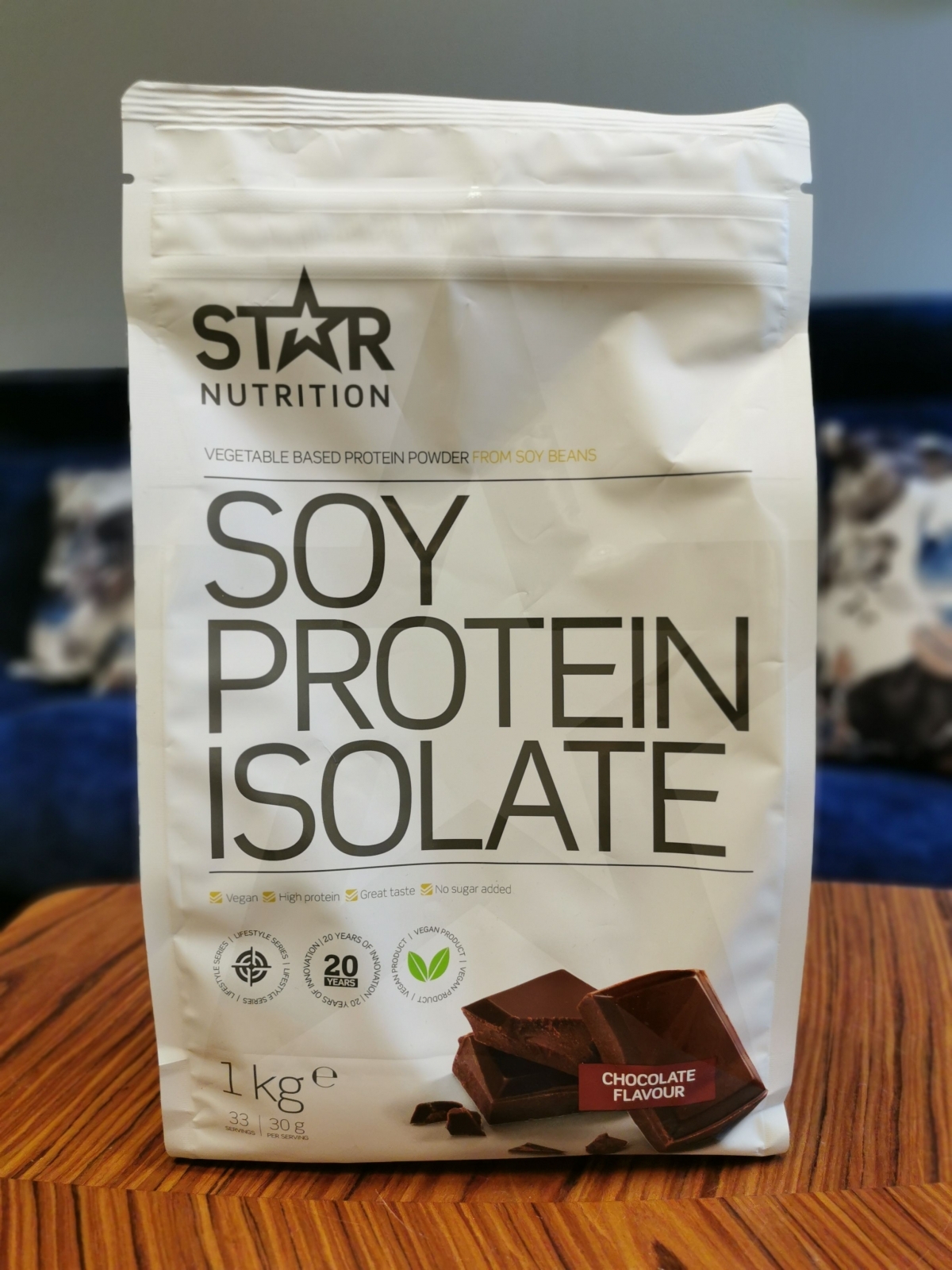 Star Nutrition Sojaproteinisolat Chocolate 1 kg framsida foto av oss under testet