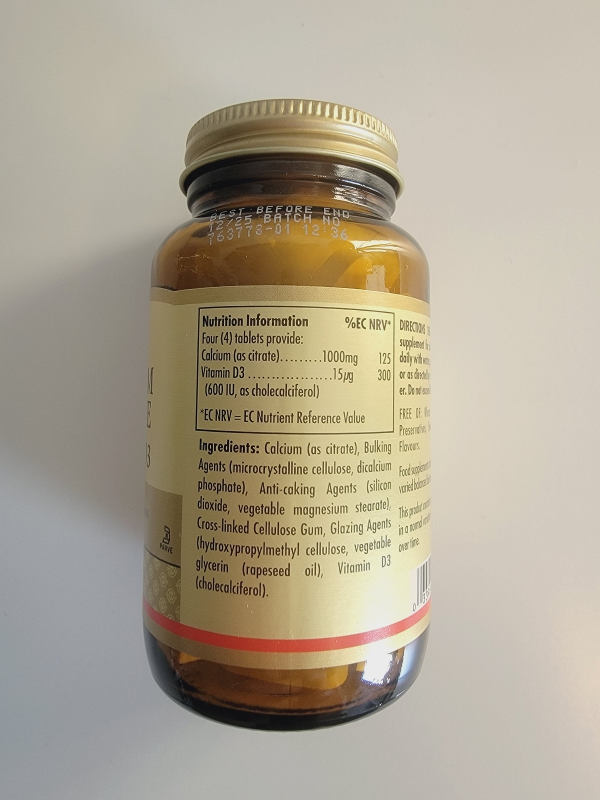 Närbild av etiketten från vårt test – innehåll och dosering för Solgar Calcium Citrate D3