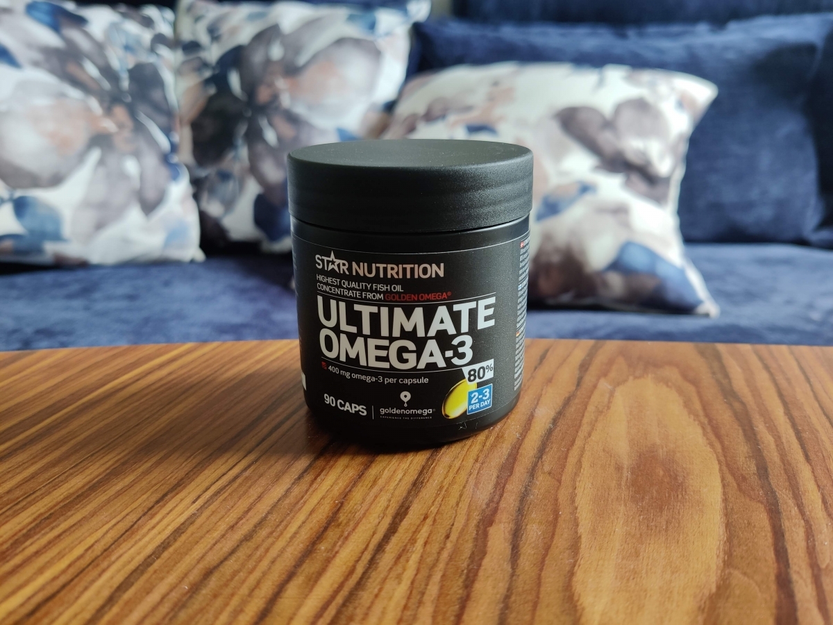 Star Nutrition Ultimate Omega-3 80 procent på soffbordet hemma egen bild