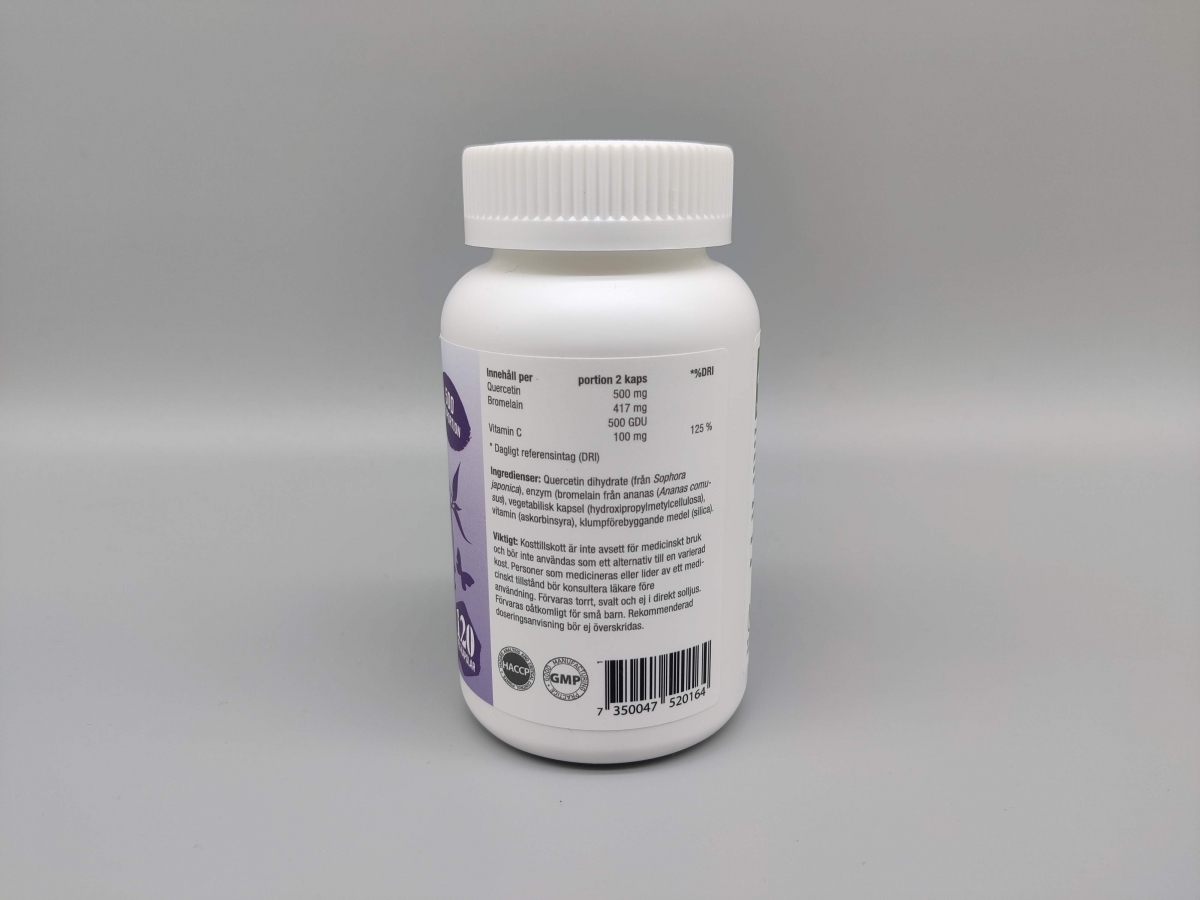 Baksida på Healthwell Super Quercetin med innehåll och märkningar, eget foto